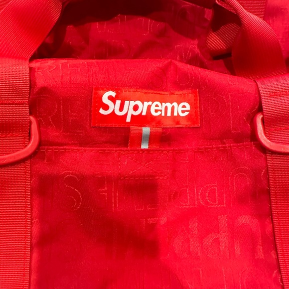 SUPREME Red Cordura Nylon Jacquard Logo Duffle Bag SS19 Collection NWT - Picture 5 of 11